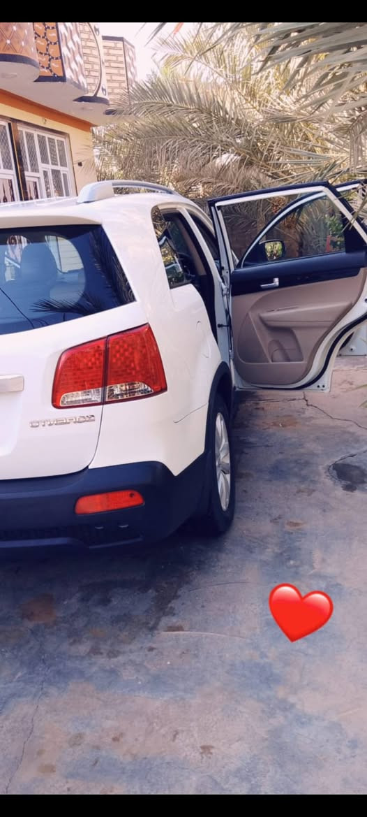 بسم الله سورنتو ٢٠١٣ رقم بغداد مشروع وطني 
مكفول كفاله عامه من ضربه  وتبديل وصبغ وبارد 
 موصفات مكينه ٤ سلندر ٧ راكب تحكمات استيرن
 جهتين ٣ قطع تبريد مري شفط اشاير بلمري
تخم تاير جديد باتري جديد سياره جديده 
صار ٣ سنوات جانيه  على أيدي  مامفتوح 
بيه برقي واحد للعلم صدر أمامي خلفي 
جديد مكان ديالى شهربان سنويه بسمي  
***********السعر ١٧٠ بيه مجال
