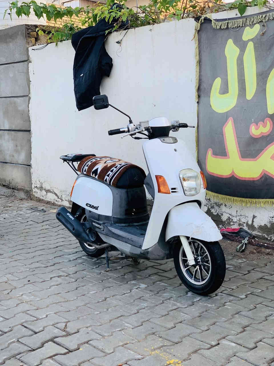 سلام عليكم درجه بوليس للبيع مكفوله مبدل بس الاستيك ولف درجه شغله كلها كفراتها اصليه ويل أبو نجمه تخم تاير جديد رقم الهاتف ***********
