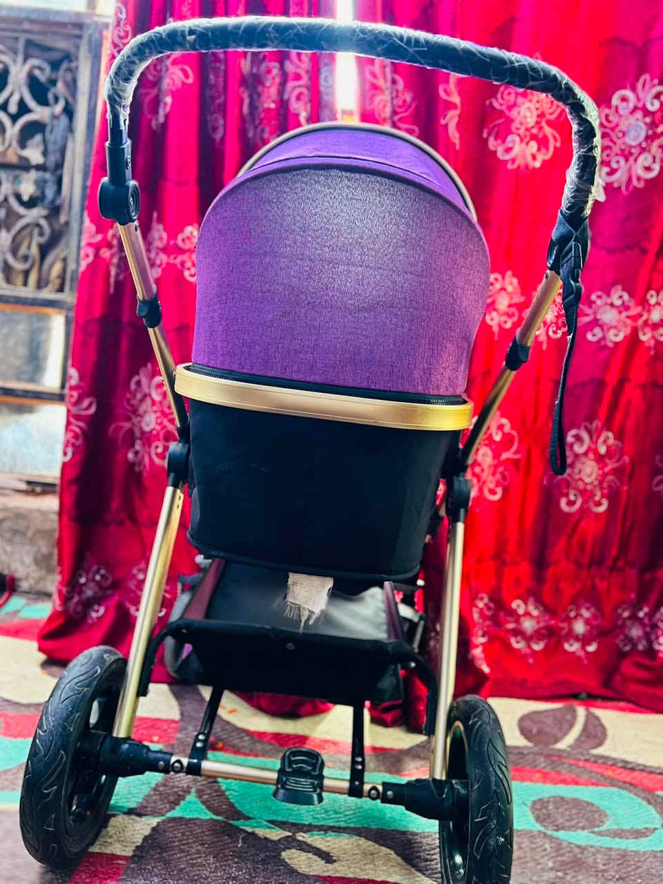 عربانه اخت الجديده السعر 65وبيهه مجال عربانه تقنياتهه كلش حلوة السرير يفتتح ويصير هزاز ***********الديوانية الشافعيه

