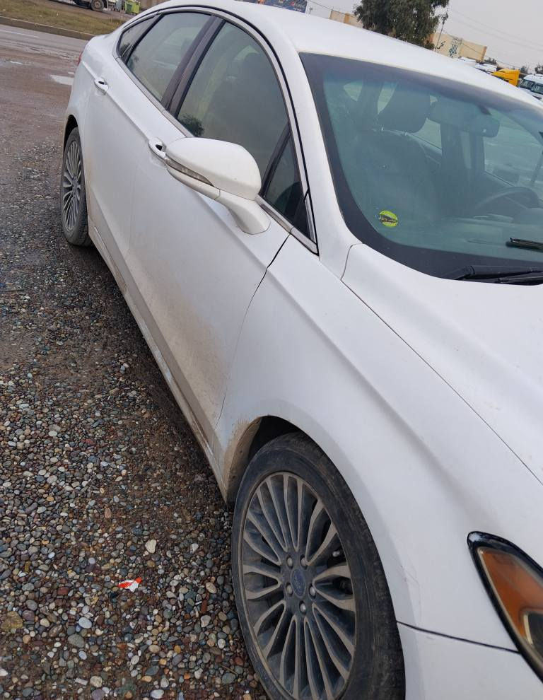 سەیارەی فۆرد فیوژن 2017 فول مواسەفات بەس سەقف سلایت نیە. مەکینە ٢٠ ی تۆربۆیە. تەقە و ڕەقەی نیە و بێ کێشەیە. سبوغیشی ئەوەی کە ڕەسمەکەم دانایە لەگەل دەرگای پشتەوە لای سایەق بەبێ ناوگرتن واتا پارچه و نیوەکی هەیە. پشت و پێشی کەپسە و ئێرباگی نەتەقیوە. 
مەکینە بەشەرتە و گێڕی بێ عەیبە تەنها لە دوو یەک تۆز تەکانێک دەکا. سەیارەکە یەک دیناری مەسروف نیە. زۆر پاکە. وەکالەی لەسەر ناوی خۆمە و یەکسەر بەناو دەکەم بۆت. 
 ١٣٠٠,٠٠ ملیۆنەک و سێ سەد هەزار غەرامەی لەسەرە. سەنەوەی لە ٢٠٢٤ بەسەرچووە. نرخى 110 
ناونیشان: خبات/ هەولێر

ژمارەی تەلەفۆن ***********
سيارة فورد فيوزن فول مواصفات بس مو صقف سلايت. محرك 20 توربو. بها قطعتين من صبوغ بدون دواخل. كل شي بشرط. وكالة بأسمي. بها 1 مليون و 300 الف غرامة.  
سعر 110
عنوان: خبات/ اربیل أربيل, العراق
