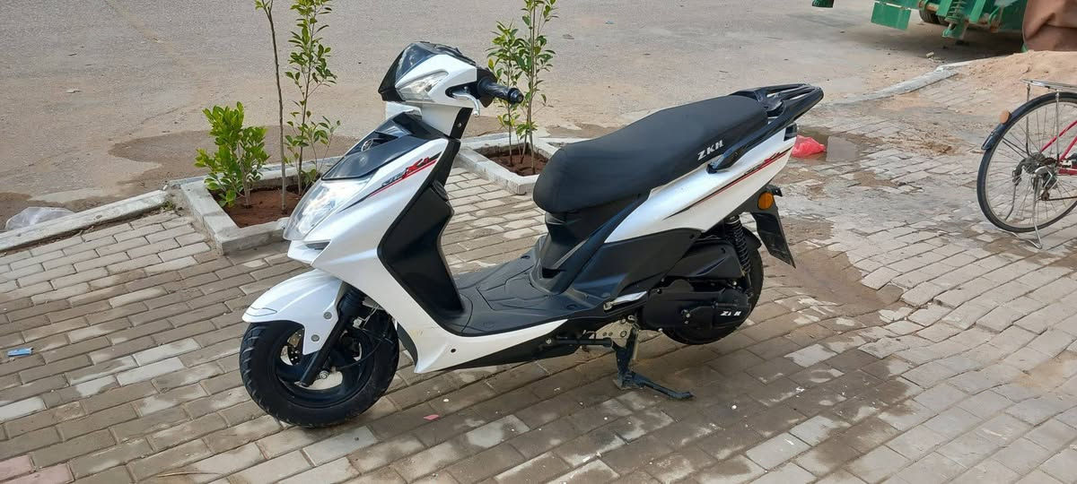 دراجه سكنس نظيفه جدآ كفاله عامه كلها شغاله وكلها بلادي بعدها بوضع المعرض والنظافه موضحه هاتف ***********
