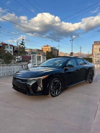 Kia k4 2025 جيتي لاين فول مواصفات  كشنات جلد تدفئه وتبريد+ستيرن  بنورا...