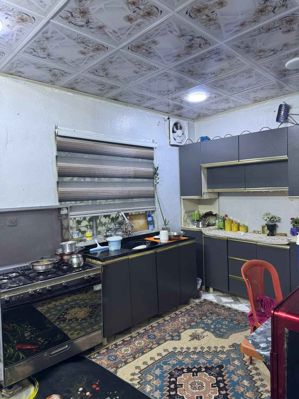 للايجار للايجار دار  ١٠٠مترغرفتين ومطبخ وصحيات وحديقه *********** *********** أو مراجعة عقارات علي الحافظ ومدخل شقق الخضراء
