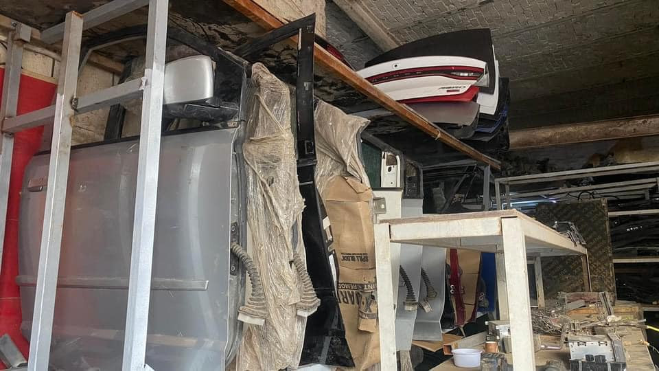 السلام عليكم 
عرض خاص يعلن مجمع المنصوري عن تخفيض باب جيب لبرتي و باب جيب شيروكي  وباب جيب كوماندر  و باب جيب باتريوت و باب دوج دورنكو مجلس محافضه  دوج نيترو  و دوج جورني  من موديل ٢٠٠٥ الى موديل ٢٠١٠ السعر الباب 100 الف فقط جميع  اللوان موجوده 
هاتف المجمع *********** يوجد توصيل جميع المحافظات
