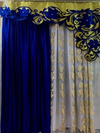 كُلفنا بالنشر .. ستارة قماش قديفه + تور تصلح ان توضع لشباك غرفة الاستق...