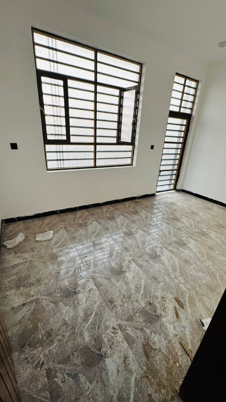 🏠 / #دارللبيع مساحة 130م طابو زراعي سند25
(#علمان بأن الدار فارغ ستلام مباشرة )

ملاحظه/يرهم نظام اقساط 

الطابق الاول/ مطبخ . أستقبال. هول . غرفه . مجمع صحيات

 

الطابق الثاني /غرفتين . كلدور .مجمع صحيات

🌎 #الموقع شارع80/حي القضات خلف سكلة العلم 

          (عرض الشارع 10م  مجاري قريب ع شارع 80)

للأستفسار اكثر  مراجعة المكتب

***********

 #عنوان المكتب ع شارع 80 مقابيل محطة اضواء الحله.
