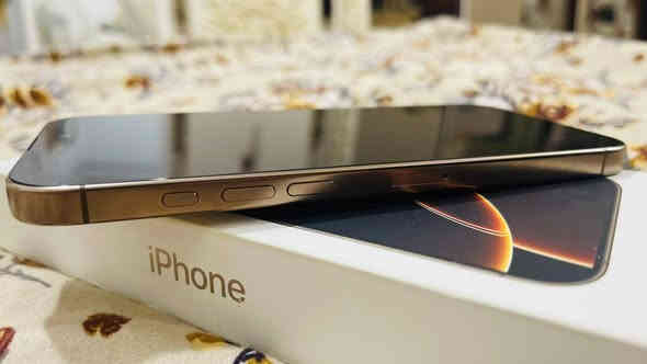 سلام عليكم آيفون ١٦ برو ماكس جهاز نظيف نظافة ١٠٠٪ ذاكرة ٢٥٦ بطارية ١٠٠٪ شرق اوسط نموذج M مشحون ١١١ مرة السعر مليون و٤٥٠ قفل *********** المكان البصرة قضاء المدينة
