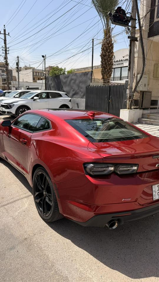 � شيفروليه كمارو RS 2023 🔥
ماروني ملكي ❤️‍🔥
محرك 6 سلندر يعطيك عزم وأداء سبورت 😎

✅ فول مواصفات
✅ فتحة سقف
✅ شفتات ستيرن
✅ داخلية رياضية فخمة
✅ شاشة + كامرة + مواصفات كاملة

🔧 الحادث: جاملغ امامي و جاملغ خلفي و شويه من بندي 
مكان السيارة المنصور الداودي 
سيارة تجمع بين القوة، الهيبة، والشكل العدواني 🐅
لاتصال على الرقم 
***********
