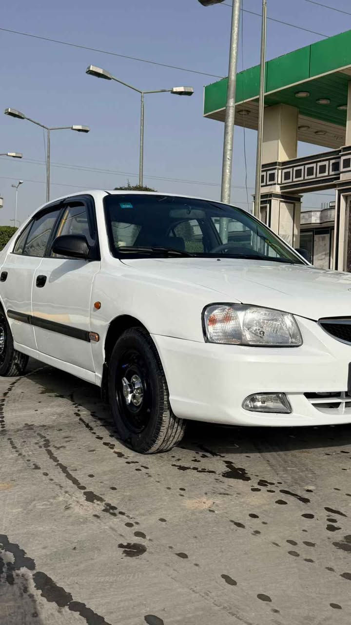 السلام عليكم للبيع هونداي فيرنه ٢٠٠١ رقم اديالى دولي بسمي بيع او امراوس سياره جانت صفره وغيرت لونه ابيض سياره معمره من الدعاميه للدعاميه مكفوله من الضربه والكص والتبديل كير مكينه صدر تخم تاير تبريد تدفئه كله شغاله وجديده  بيع او امراوس ونطي فرق السعر ٥٣وبيه مجال واسط الصويره للاستفسار *********** Honolulu, HI
