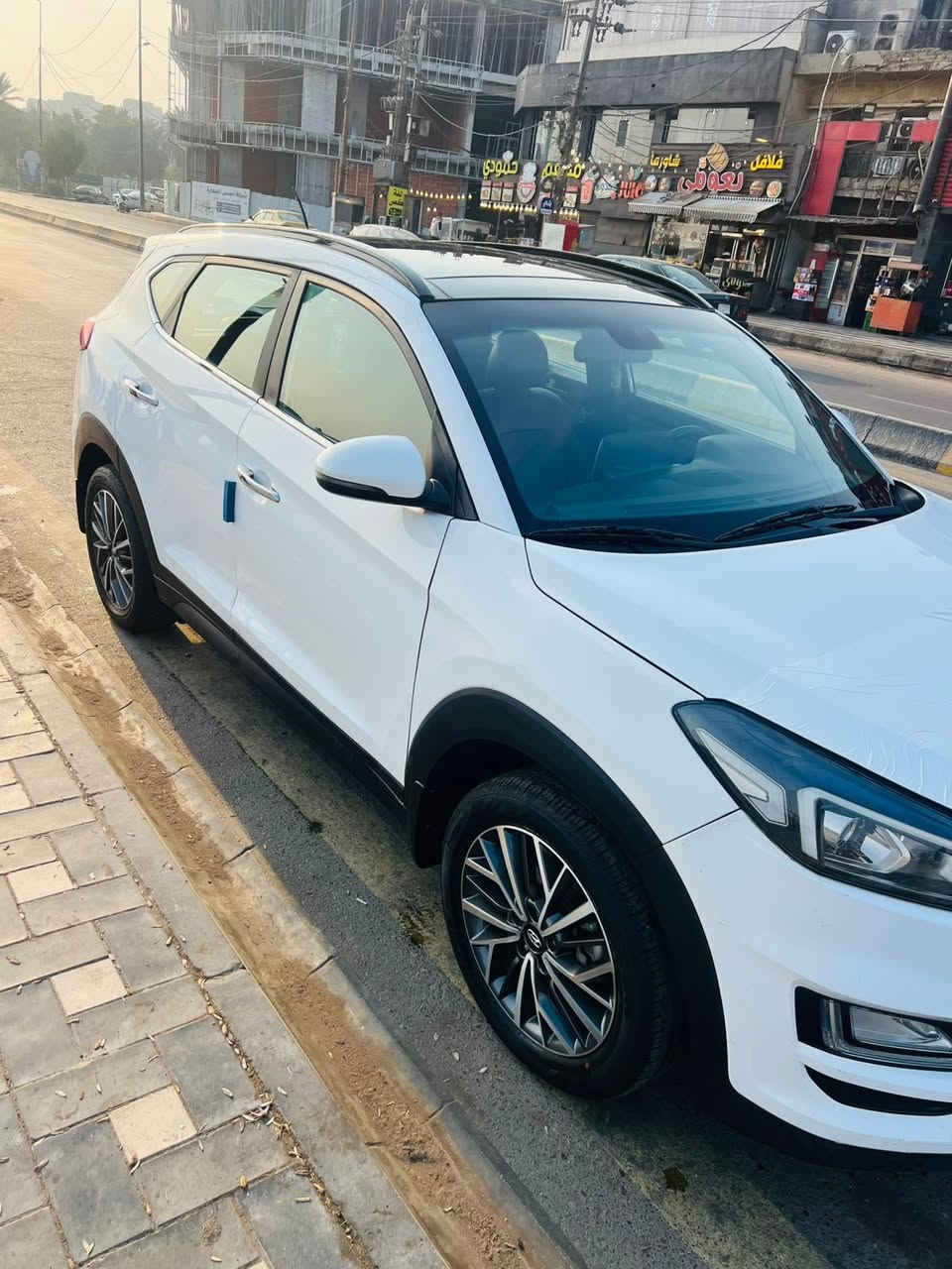 توسان
للبيع
موديل 2020
خليجي
الكاصد
فول مواصفات 
رقم بغداد بسمي دولي
سيارة حلوة ونضيفة كلش 
بل حقيقة حلوة
ميحاتج اذكر مواصفات 1/1
محرك 2000 دوش
كير صدر تبريد كلة تمام
ماشية 77 الف
سونار ناشرة وياهة 
مكاني بغداد 
السعر 170 ورقة وبيها مجال
للستفسار ***********
