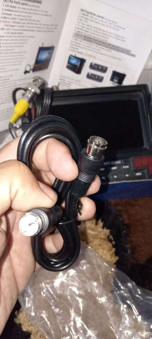 فايندر نوع KPT  للبيع غير مستخدم مع كامل الملحقات
جهاز راقي عن تجربه ويستخدم لفحص ونصب الكامرات ايضا *********** سعره كلش، مناسب
