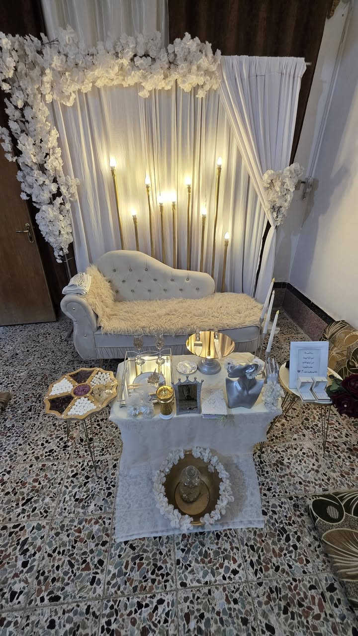 ممنوع الغاء الحجز لحكو سويناكم عروض على ايجار الكوشات يسرنا ان نعلن ببركة الله عن عودة افتتاح الحجوزات على مدار الايام 

مختصين بتأجير اجمل كوشات الأعراس والخطوبة وعقد القرآن والحنة  وملحقاتها 🥰🛍️🪞
ومن ضمن الكوشه (شال وقند وغطس ومسكه)
👰🏻‍♀️💍 خلي مناسبتك حلوه ومميزة مع 
كوشات مارينا للمناسبات 🥰
💥 وبأنسب الاسعار 💥
^النجف الاشرف

⬇️ رقم الحجز 📱……

📞 ***********

🏪
النجف الاشرف
