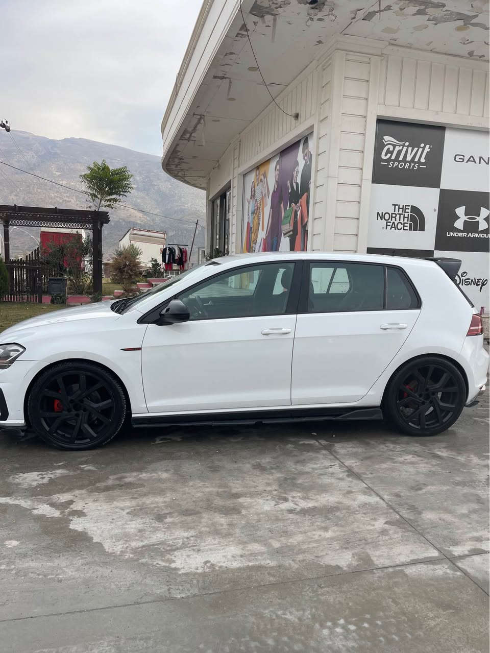 گۆلف GTI  مۆدیل 2016 دوو دەڕگای بیلاد گۆڕاوە لای سەكن  سەنەوی  بەسەرچووە  ١٠ وەرەقەش خرامەی لەسەرە لە سەعرەكەی دێتە خوارێ  سعری 128 معامەلە 

رەقەم مۆبایل *********** أربيل, العراق
