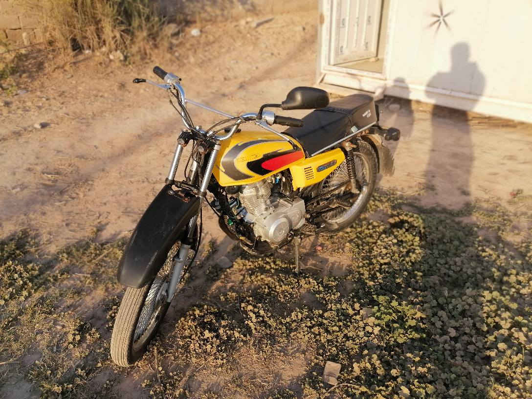 السلام عليكم دراجه تايگر ايراني اربعه گير موديل 23 اوراق كامله الأصليه  محرك نظيف وناعم ولفات بي ام تحوير تفصل بيها شگد متريد السعر 400 وبيها مجال مكان بغداد القرية النفطيه
*********** بغداد, العراق
