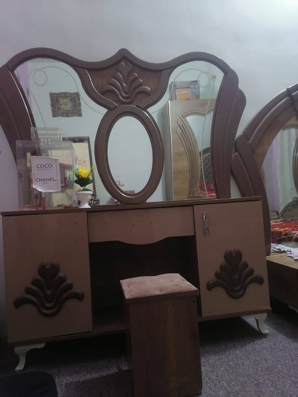 يوجد لدينا غرفة نوم للبيع السعر خاص
اليريد يتصل عله هذا الرقم ويدلل  ***********
