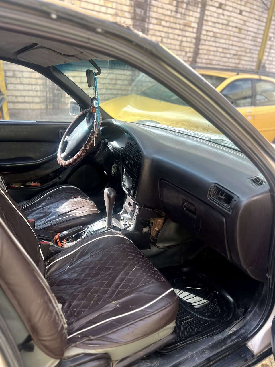 السلام عليكم  مكلف بالنشر للبيع كامري  1992 مكينة 2200ام الجف 4سلندر سيارة ليبل واحد بدون اي تبديل او صبغ مع وجود معجون قليل في الجاملغ  الأيسر +جراد  قليل تبريد تدفئة تخم تأير صدر جديد مكينة وكير مبدلهن جدد قبل فترة مكفولات الهاتف *********** السعر 52
