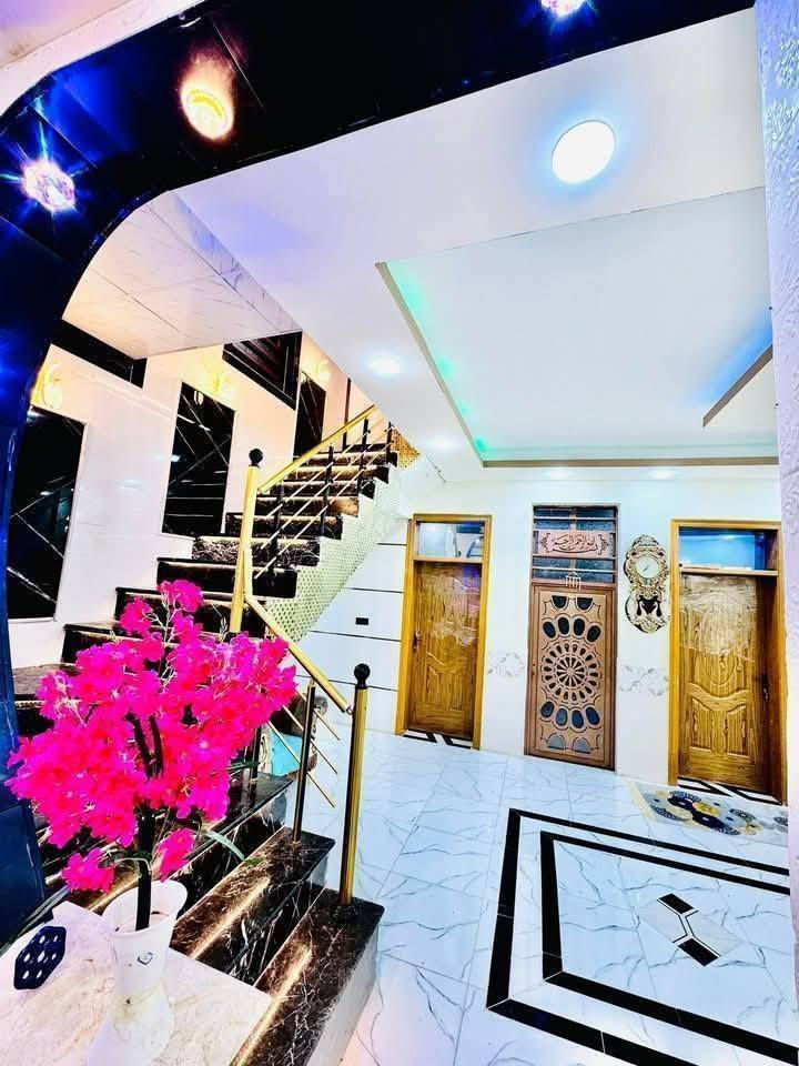 دار للبيع (مبادرة + نقد)
📍 النجف / مجمع بيتي
🏠 200م طابق واحد – طابو صرف

• غرفتين
• صالة
• مطبخ
• استقبال
• حمامين
• مكشوفة 2

💰 السعر خاص
⚠️ 
استفسار 
***********
