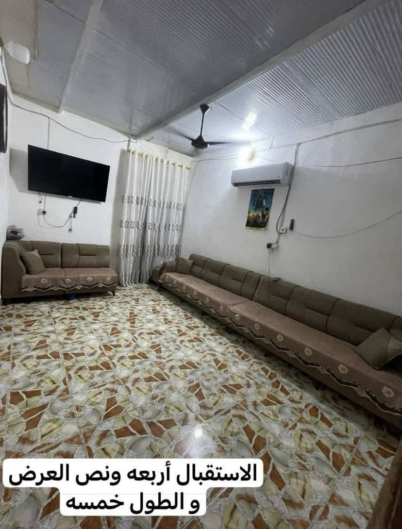 سلام عليكم عندي بيت تجاوز للبيع بزعفرانيه شارع المستشفى سعره 17 وبي مجال ***********
