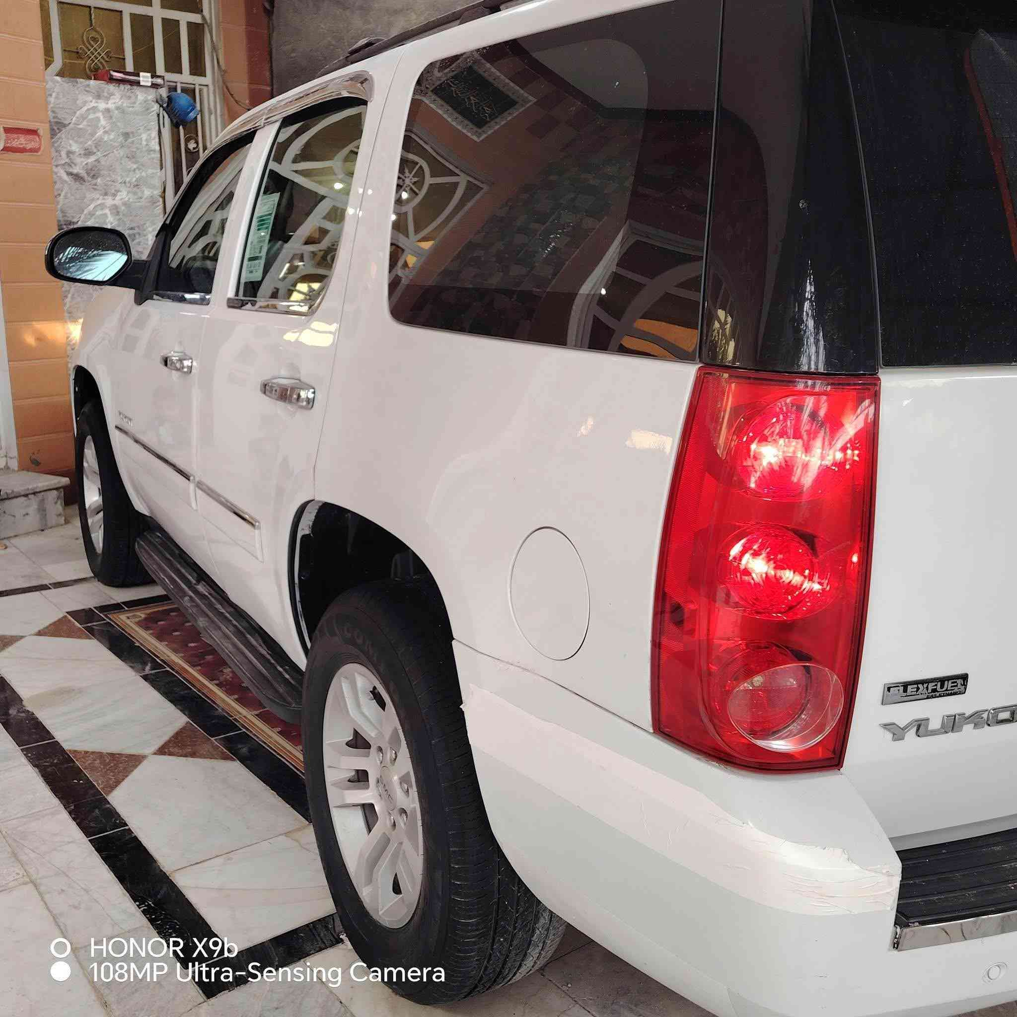 جمسي يوكن 2010خليجي
عليه منظومة غاز جديده صارله شهر
السيارة بيهه ارباع البيبان صبغ فقط جوا الترايش 
السياره كامله وجاهزه طك سويج واطلع
السيارة مال بيت
البصره شط العرب  ***********
سعر 233$ البصرة, العراق
