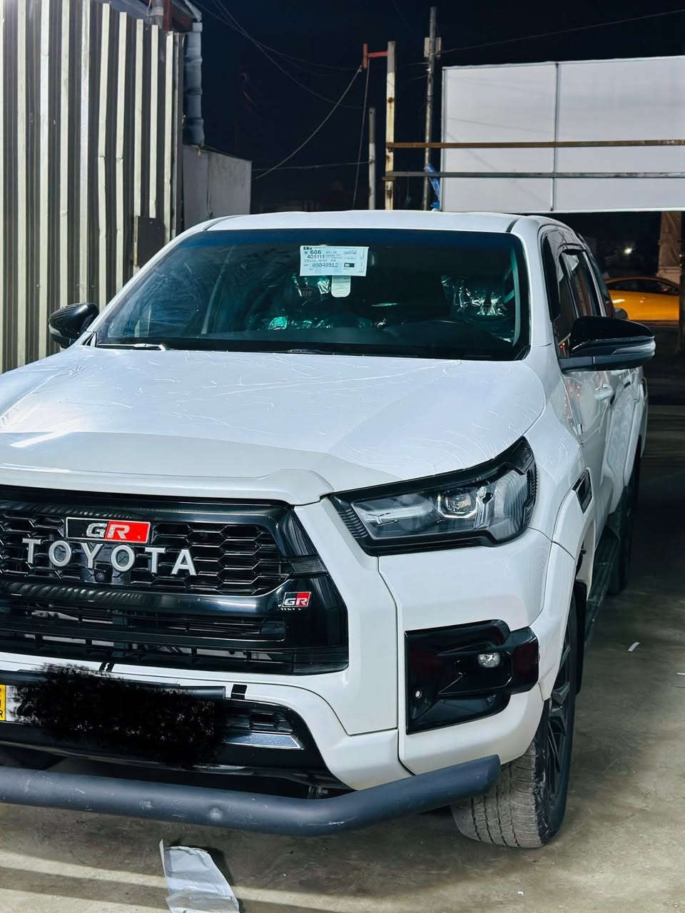 سلام عليكم 
سياره بيكم تويوتا هايلوكس GR 
موديل 2023
فول مواصفات 5 كامرات 
مري شفط كشنات جلد كشنات كهرباء
شاشه تحكم ستيرن حساسات أمامي و خلفي 6 سلندر 2 قطع تبريد 
رقم شمالي ماشية 60
مكان السيارة بغداد البلديات 
رقم ***********
السعر 380 وبيه مجال 
بيه بنيد نصه صبغ باقي كفاله
