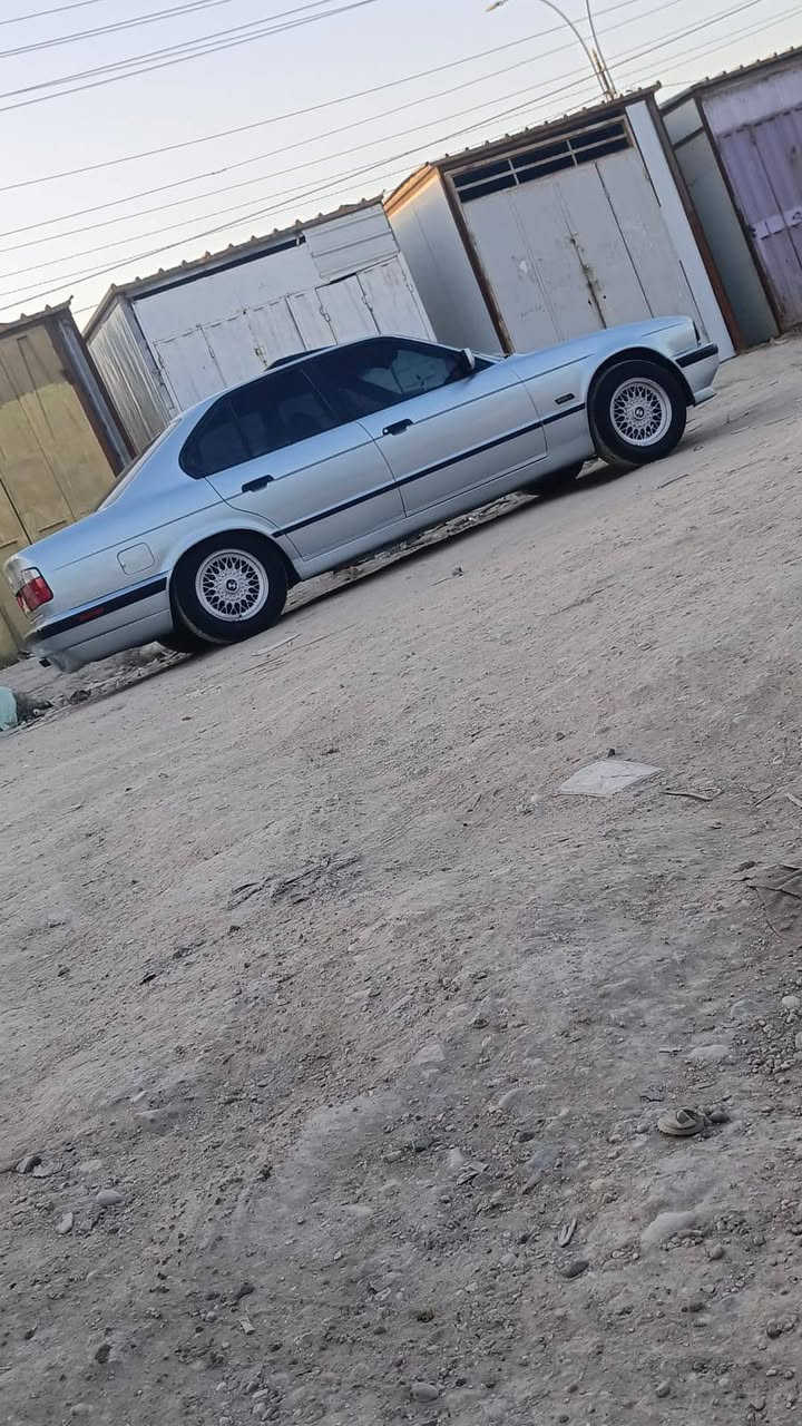 بيم 525ا موديل91 اصل  رق مكينه عدله مسكر مكفولة لا تنقيص ولاتبخير تخم تاير حداديه امامي خلفي فتحه سلايت تبريد تدفه كهربائيات كلهه شغال زنون مونيكا بيهه 
رقم سليمانيه سنويه لل26 السعر75وبيهه مجال العنوان كربلاء ***********
