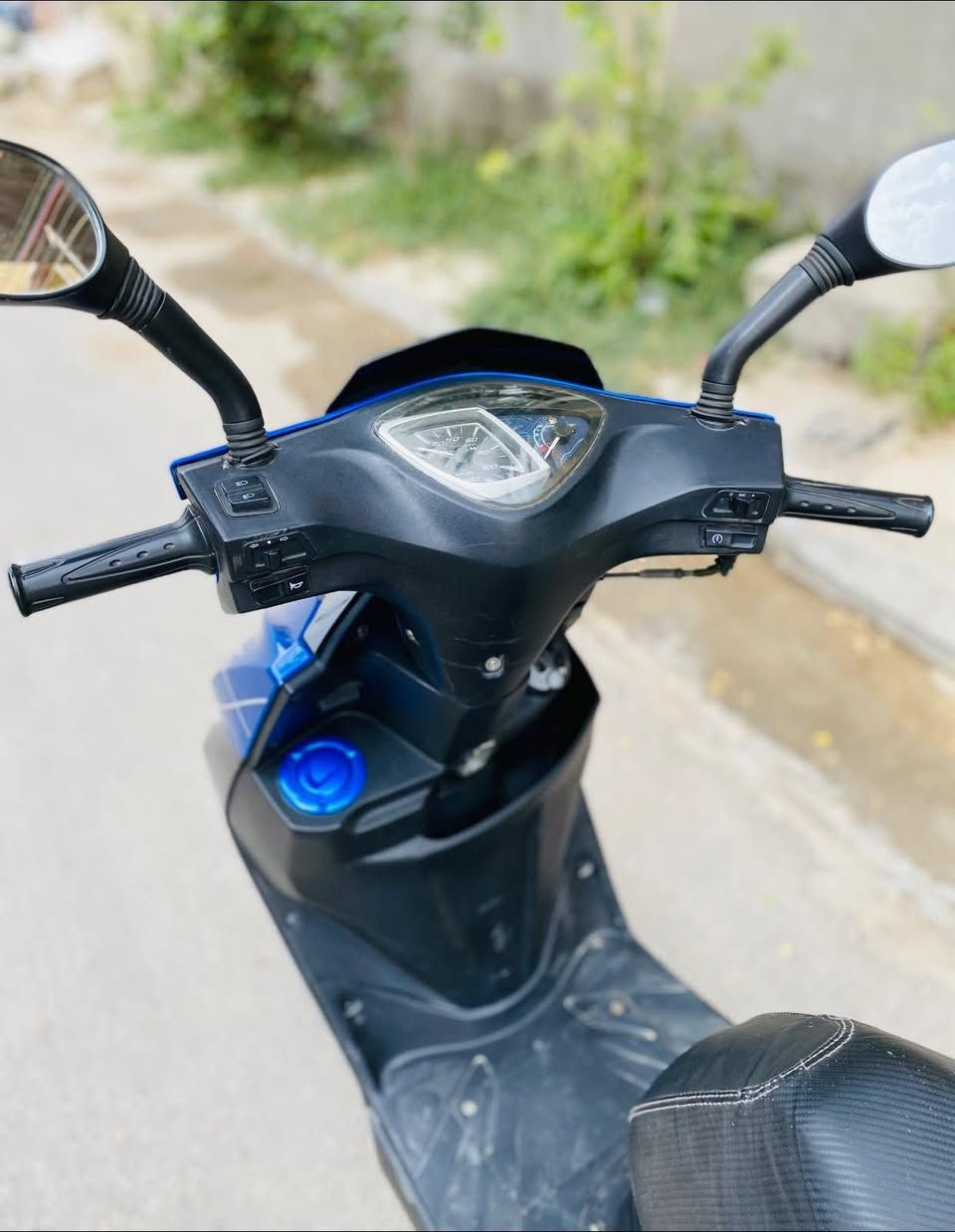 للبيع 16 Fs دراجه نضيفه ماعوزه شي 
سلف هندر كهربيات سكن عالي ناصي اشاير كله شغال
بيه وكامله ابلاديه ما مفتوحه دراجه جديده 
سعره ٧٠٠ مكان ناصريه مركز موبايل ***********
