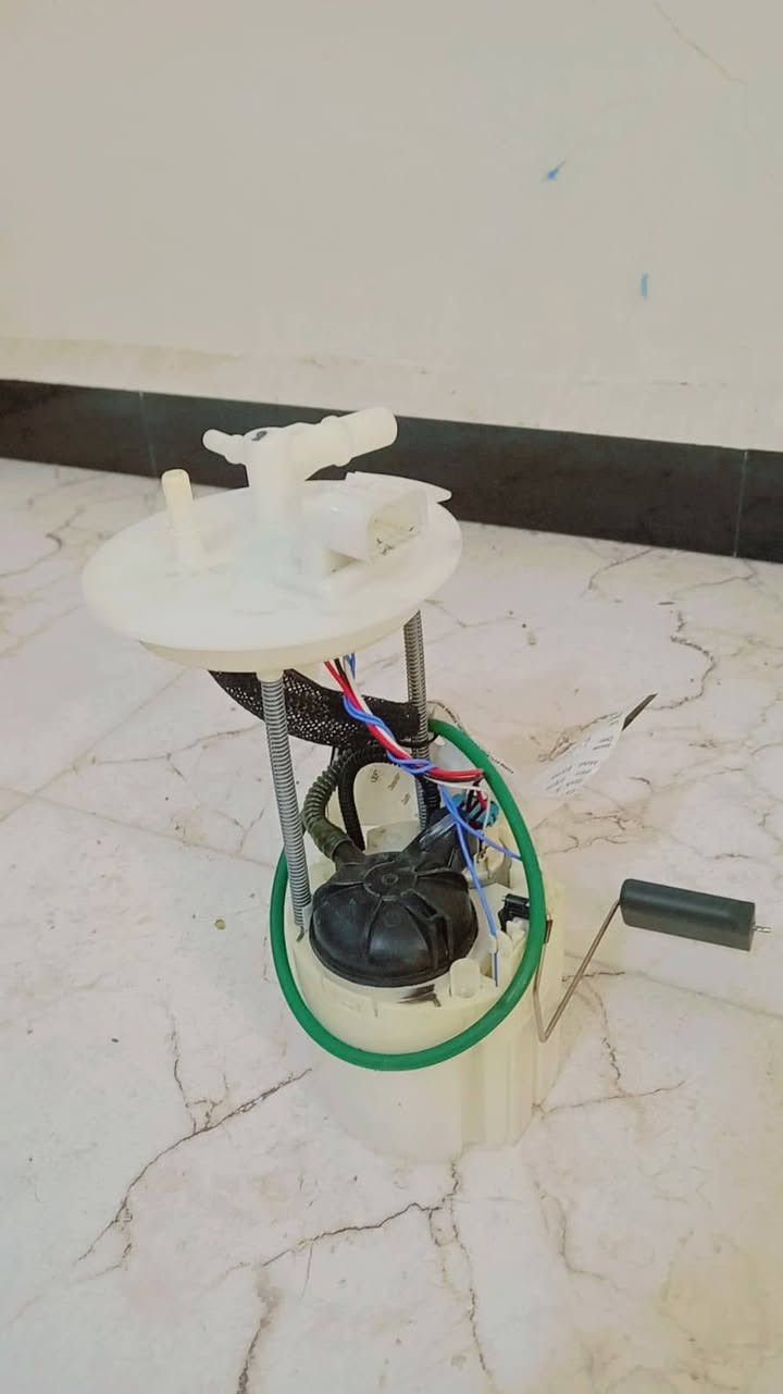 السلام عليكم ورحمة الله وبركاته
عبوة كامله جمسي تيران  ٦ خطوط  تفصيخ اصلي زيره مامشتغله السعر ١٠٠ الف المكان كربلاء الرقم ***********
