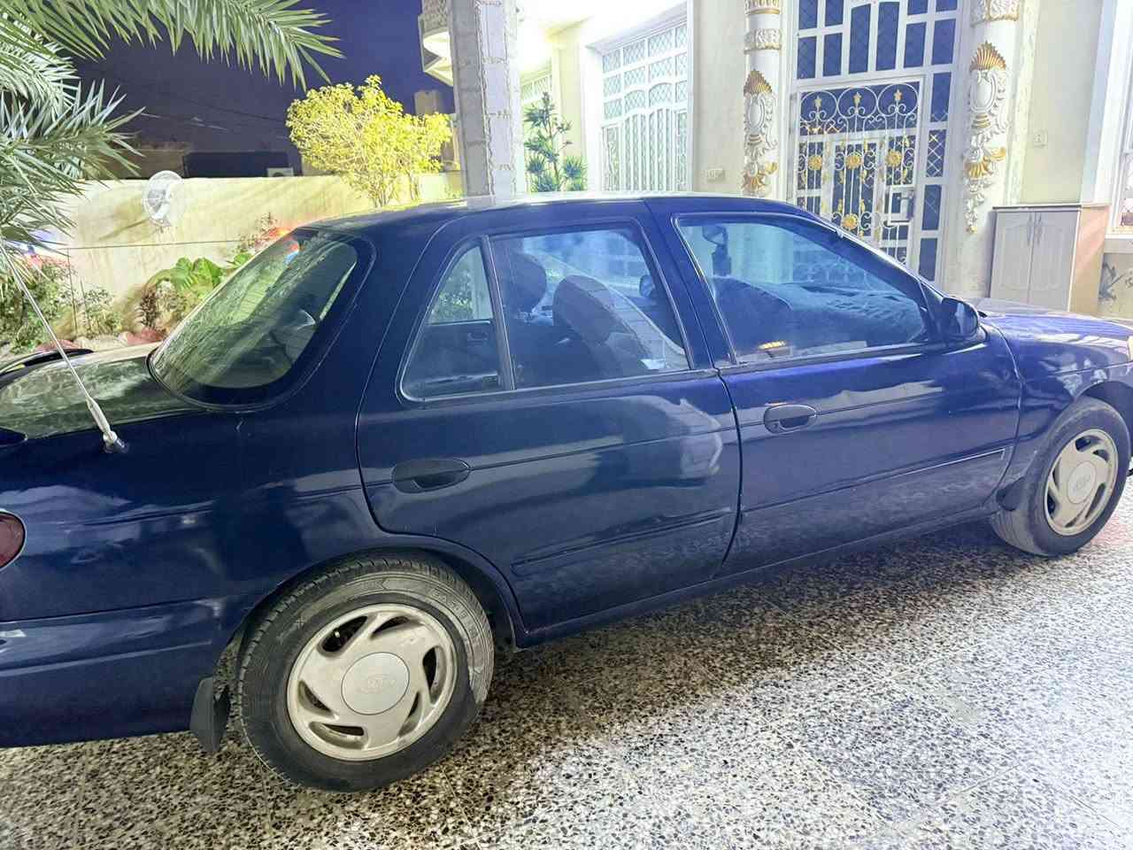 السلام عليكم ورحمه الله وبركاته
سيفيه للبيع موديل 95 رقم بغداد تحويل ثاني يوم 
السيارة خير من الله  السعر 45وبيه مجال الطيبين 
رقم موبايل ***********
بغداد المدائن
