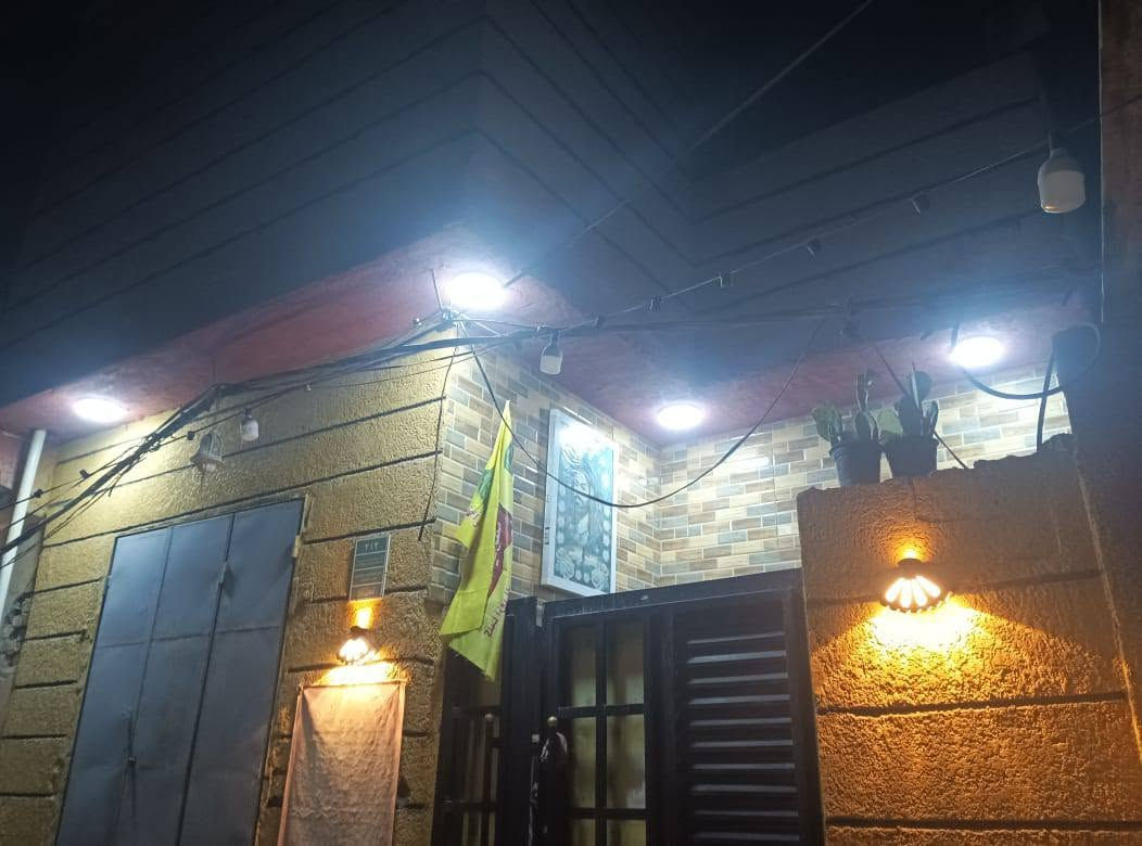 بنص سوك مساحة 100طابو صرف طابقين بناء 25 قريب على شارع الأطباء بنص سوك غرف نوم عدد 3بي محل ***********سعر 80.     يبعد عن شارع الأطباء 70متر
