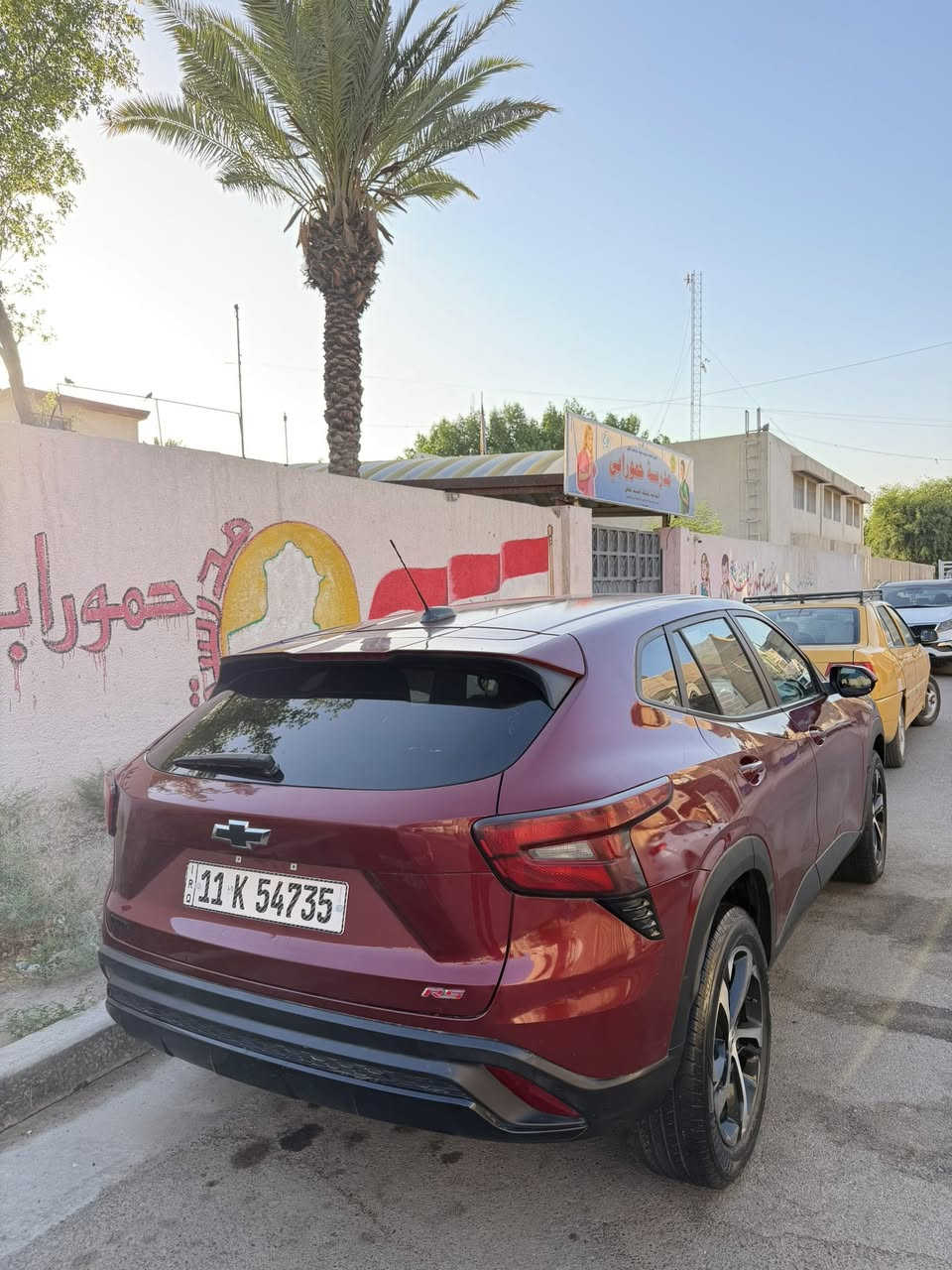 شوفرليت تراكسR/S 2024  رقم بغداد حره سنويه وهزه وأرقام جديده بأسمي
( سعرها 14 مليون و 900 الف ماكو هيج سعر  )
سياره حلوه ماشيه 29mi مواصفاتها  شاشه جبيره رادار تشغيل عن بعد بعد هواي بيها مواصفات 
محركها 1.2 تيربو  كير و تبريد ثلج  و صدر وكهربائيات بحاله وكاله نضيفات 
وارد امريكي حادثها بنيد وبدايه قماره. طخه ب باب  صور حادثها 👇 + صبغ عام  بس خارج
(KL77LGE27RC018433 ) رقم شاصي  
 ✋ مكفوله لغد شاصي وكص وعيب شرعي . 
سياره بلاديه بدون تبديل  كلها عد بنيد مبدل اصلي بس 
ملاحضه !! بعض صبغ يراد إعادته بس  وعندي الها فديوات قبل وبعد تصليح سياره 
سياره جاهز و مرتبه ورزنه ب عافيه على ياخذها 
(سعرها 14 مليون و 900 الف عراقي ابيع 
وهنه اسعارهن فوك 20 مليون ب سوك  
للبيع نقد فقط  اي استفسار 
***********. 📞. شارع فلسطين بغداد
