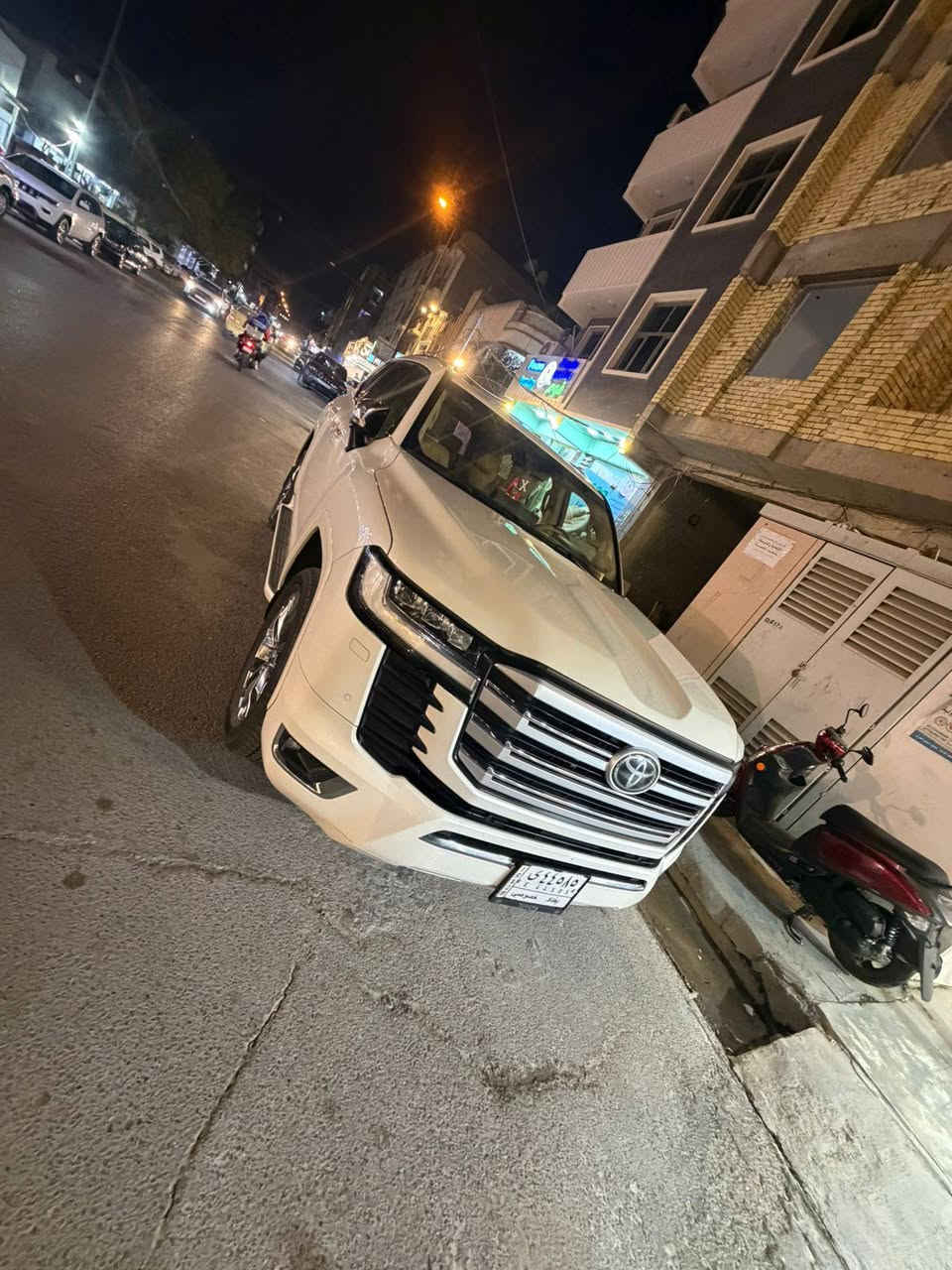 تويوتا •••• لاندكروز  (VX).   ✅✅
موديل•VX/ 2022   ✅ S ( ساز ) تنفس طبيعي

_فول مواصفات ••• 3 شاشات ((تطبيق))
_6 :: سلندر  محرك  عادى 
_جديدة جدا بحالة الوكالة  🔴  دعامى لدعامى ب شرط 📦
ماشى(  ٤٨  )الف كيلو

_جنطة كهرباء 
_تبريد كشنات
_كراسي كهرباء 
_جلد بيجي 
_سلايت
_3 شاشات بلاديه
_تشغيل  عن بعد 
_السياره فول 1/1
_مكبرات JBL
_شاشةكبير 
_كيچ ديجتال

سعر  $645.., ٦ شدات و٤٥ ورقه 

العنوان ::: بغداد الاعظميه ( شارع الضباط)

الاتصال على االرقم ***********  ☎️☎️
