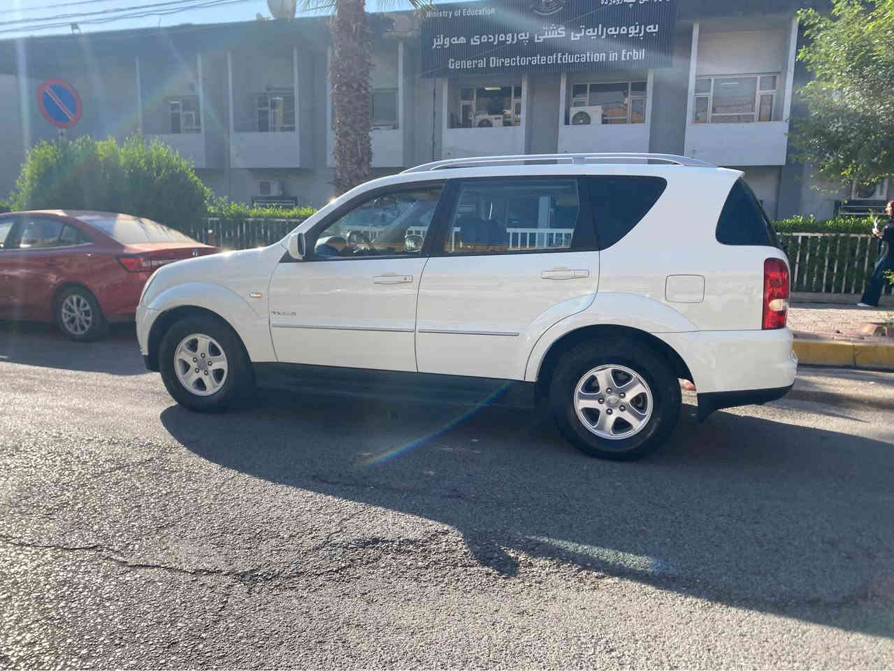 سانگيونك موديل ٢٠١١ ٦ پستن به نزين 
هه موو گياني به شرت
١١٦ هه زار رويشتوه  گيرو مكينه صبوخ هه موي به شرت
صعر ٩٩ مجال
*********** أربيل, العراق
