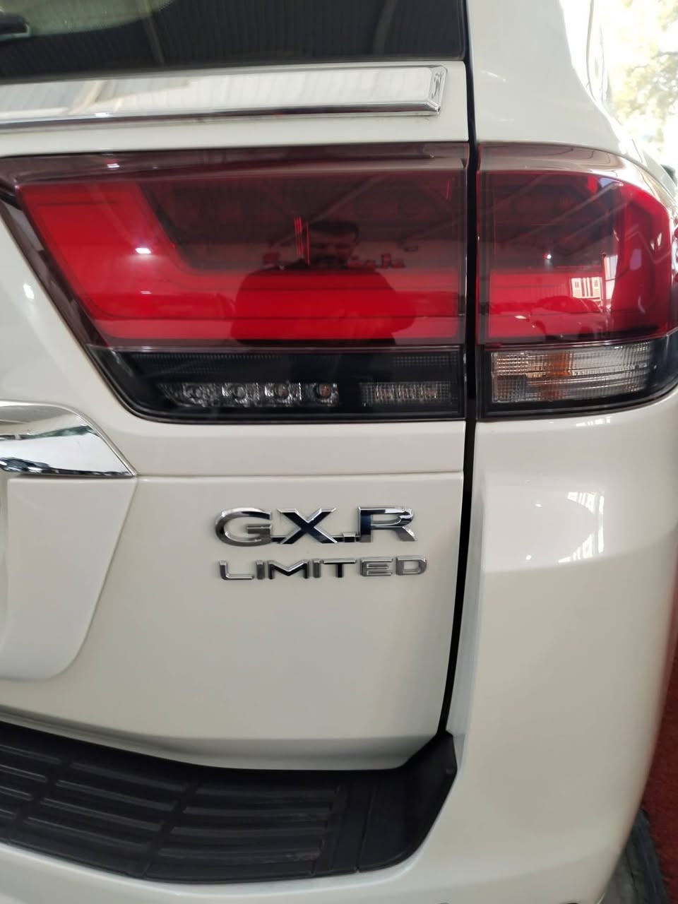 السلام عليكم
تويوتا لاندكروزر بريم 
موديل 2024 خليجي GXR LIMTD تون توربو مستخدم

محرك 6سلندر سعة 3500cc تون توربو

المسافة المقطوعة 18000 كم

فور ويل

سلايد روف

شاشة وسطية كبيره

تبريد ثلاث قطع

سبعة راكب

صندوق كهرباء

شاحن واير ليس

تشغيل عن بعد

حساس امامي وخلفي

مقاعد كهرباء جلد تبريد

ثلاجة صغيرة

ويل كب 20 انج

تحكم استيرن جهتين

اربع كاميرات

شاشات خلفية

مود درايف

بصمة تشغيل وبصمة ابواب

لد نهاري كشافات أمامية

مرآة كهرباء

____________________________

معرض الرشيد المركزي لتجارة السيارات

معارض البياع - الشارع الاول - خلف مرآب البياع .

_____________________________

للاستفسار اكثر الاتصال على الارقام التالية :.

***********

***********
