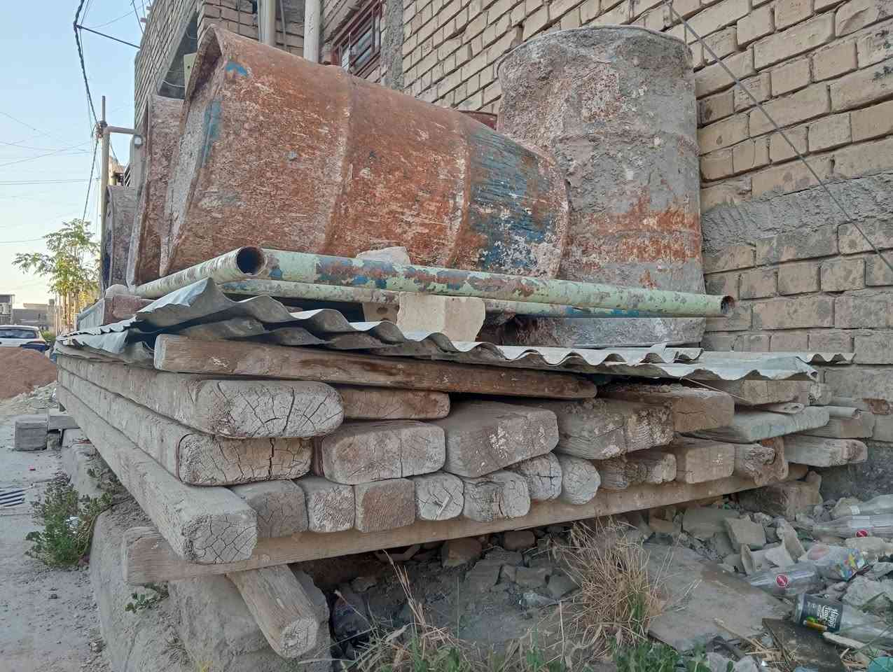 سكله مال بياض 
عدد الجينكو 8 
دراب 11 
سير 6 
سيور 2متر 15
برميل 6 مال سكله 
برميل ماء 2 
قفص حديد 1
***********

