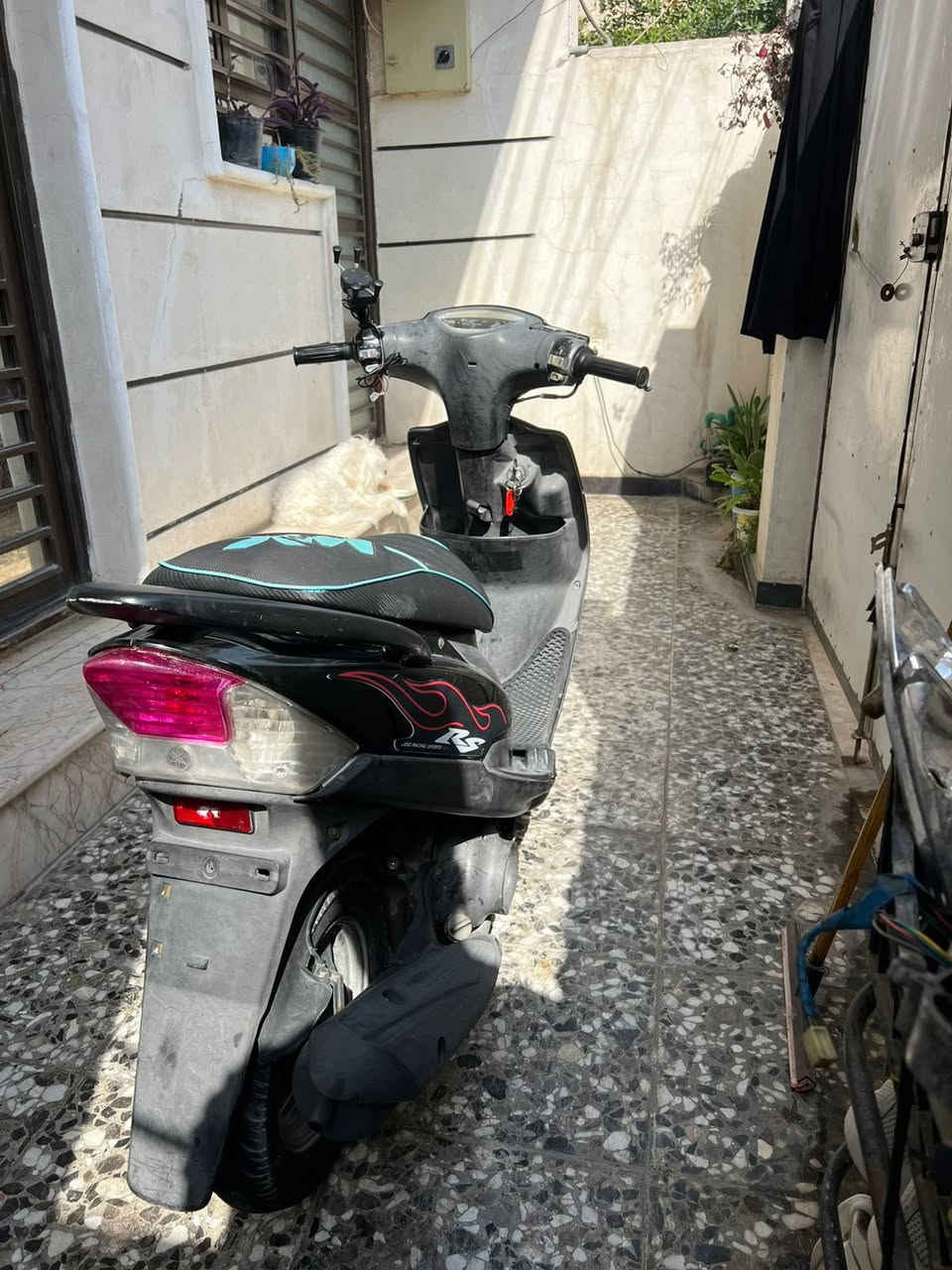 دراجة بلادية صارلي شهر من منزلة اوراق بية بس الكابريتر ودبل مبدلهن مكفولة سعر 900 وبية مجال ***********
