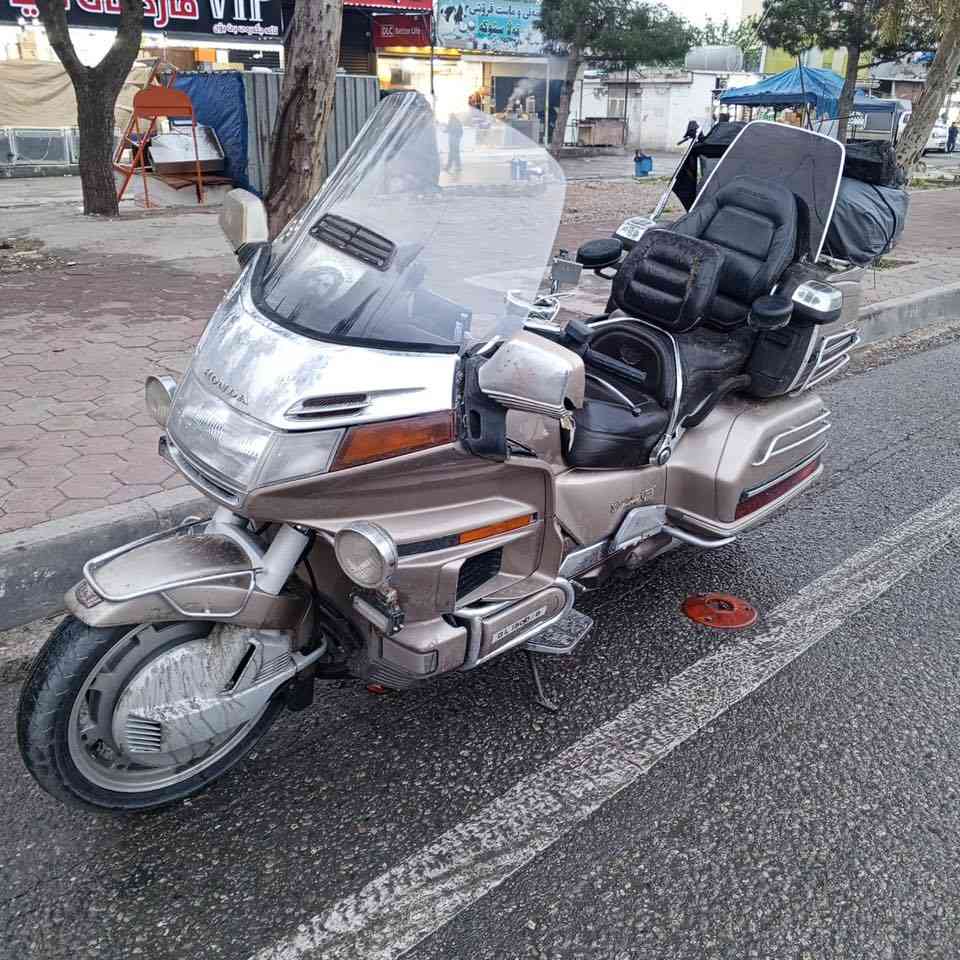 سلام عليكم  
 كولد وينك مديل 1988
دراجه سستم صوت كامل 
دراجه مكفوله  برغي ممفتوح منها 
واضح بل صور يمك. 
رقم وسنويه. بغداد تحويل ثاني يوم 
   عنوان بغداد بلديات ***********
