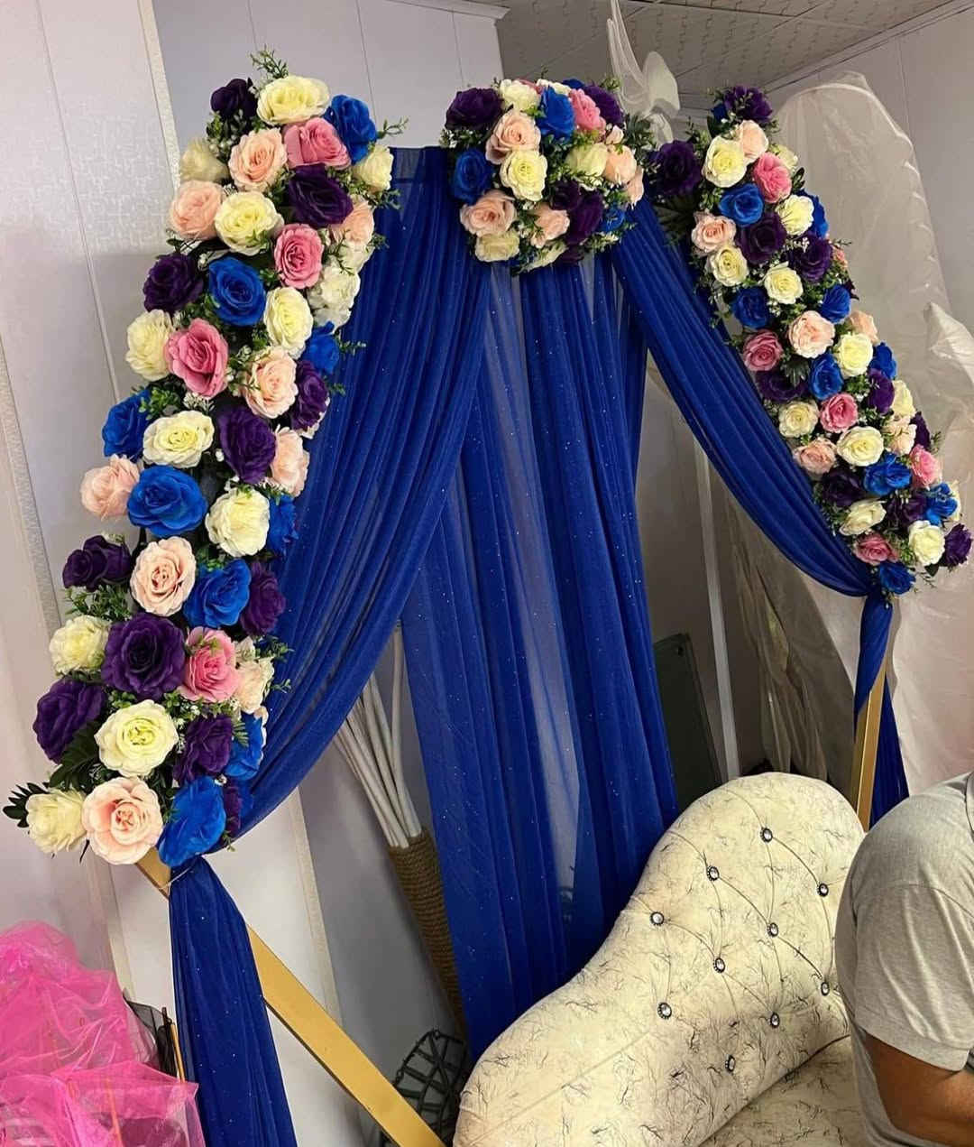 كوشات البيع مشروع كامل 6 كوشات ورد وقماش كميه وديجايات 4 وجهاز فقاعات وجهاز دخان واليزريات كلهم مليون ونص مكان تاجي


**إذا كنت صاحب هذا الإعلان وتريد حذفه لأي سبب، رجاءا أرسل رسالة إلى الدعم الفني**