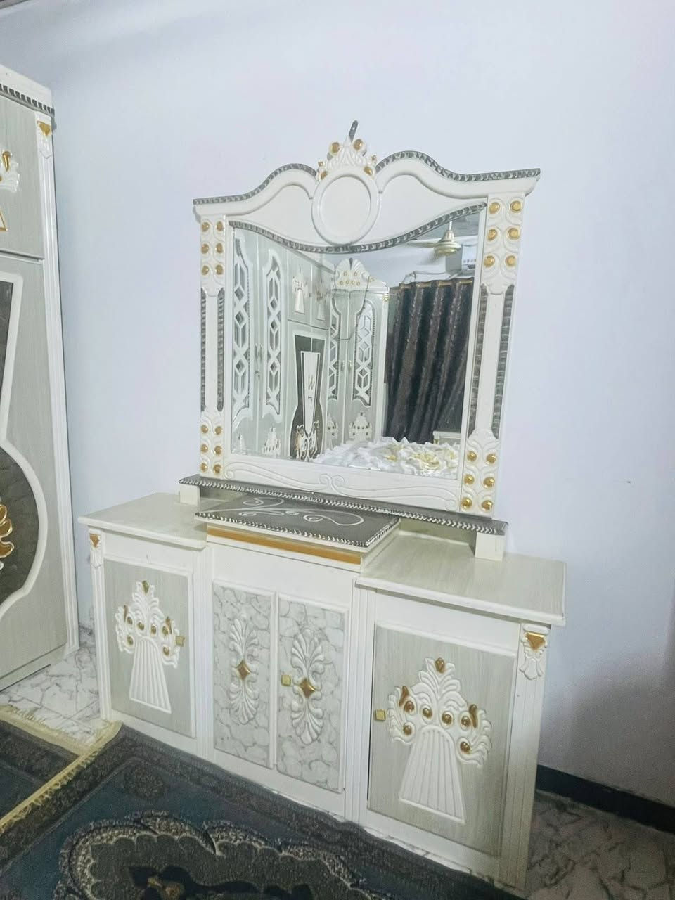 غرفة نوم  جديده سعرها 900 بيها مجال بسيط الي يحب يتواصل رقم *********** ناصريه مركز
