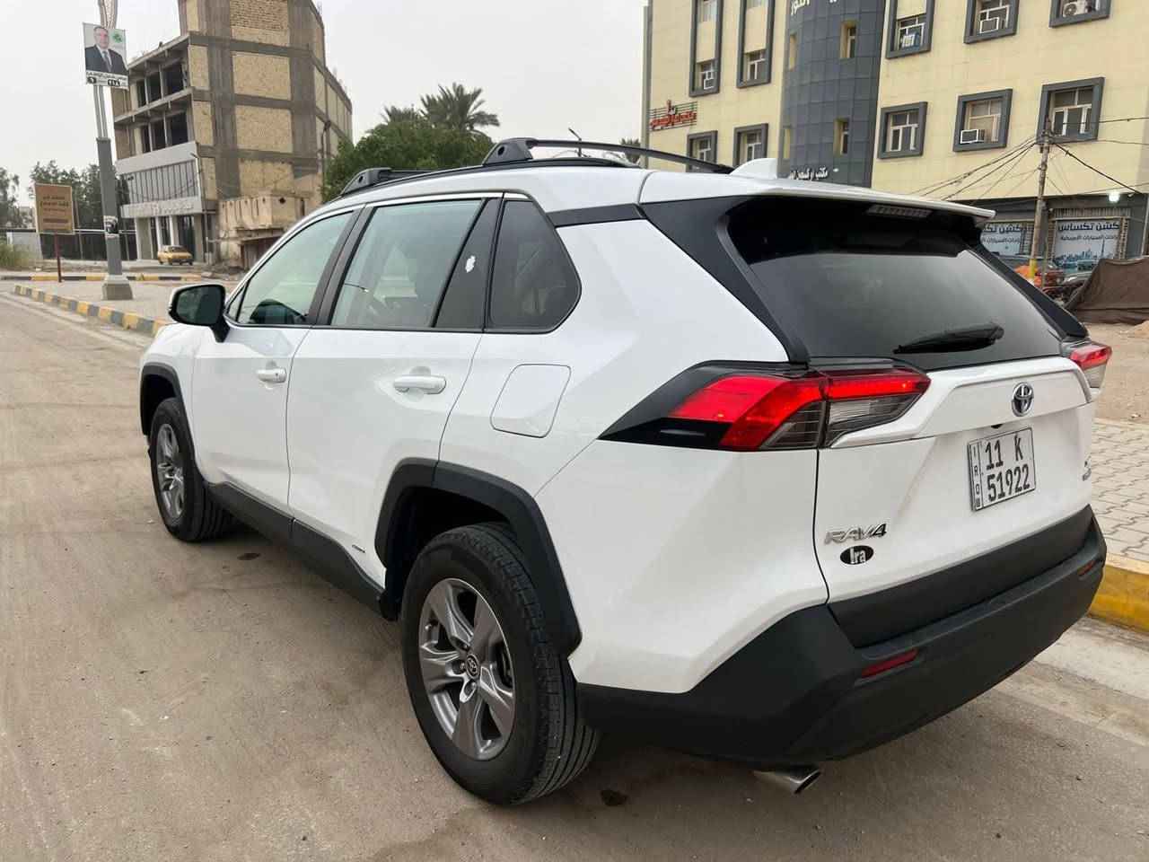 للبيع تويوتا راف فور هايبرد 2023xle
الحادث موضح بالصور 
مكان السياره الديوانية رقمها بغداد 
السعر 243 ورقة  
للاستفسار الاتصال ***********

