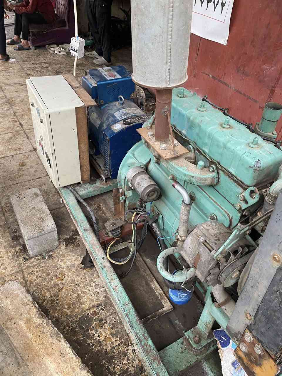 السلام عليكم اخوان 
بيركز 30 كيفي 120 أمبير راس بلادي قديم موجديد نحاس مضمون جاهز وشغال مابي نقص بزغي محرك مكفول بدون صرف ودخان 
مكان كوت ***********
