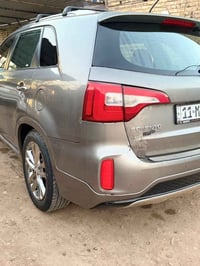 للبيع سورنتو 2015 فول مواسفات فئهSXL فول بيها 4قطع جاملغ ايسر وباب وبا...