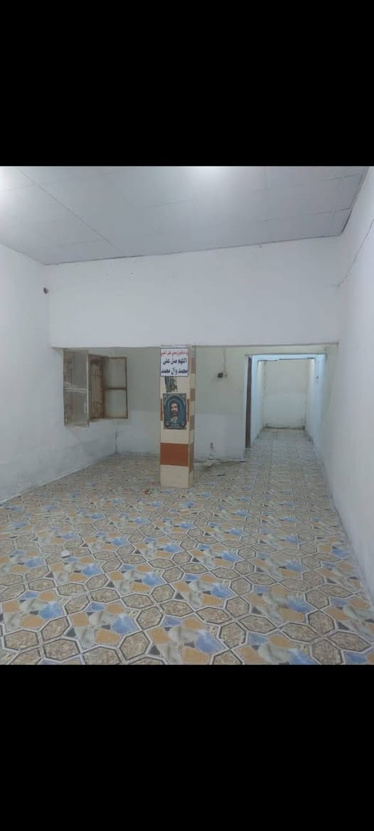 مشتمل للإيجار في ابو رمانه يقع على شارع ٢٠ شارع سلام المضمد يتكون من غرفه وصاله كبيره ومطبخ ومنور وصحيات وساحه صغيره مطلوب عائله صغيره تحط بيه٢٥٠ الايجار الاتصال واتساب فقط  ***********
