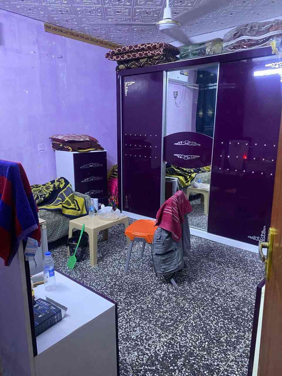 دار للبيع المساحه 80متر
الواجهه 8متر
غرفتين وستقبال وحمام ومنور وبيتونه 
موقع الدار طليطله 
استفسار ***********
