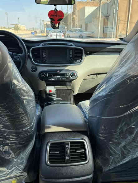 سلام عليكم سونتو 2019 سياره خليجي مكفوله ما عدا بارد بسيط بل جاملخ خلفي رقم بغداد دولي سياره ماشيه 98 ألف حقيقي سعر ٢٦٥وبيه مجال بسيط 
***********
