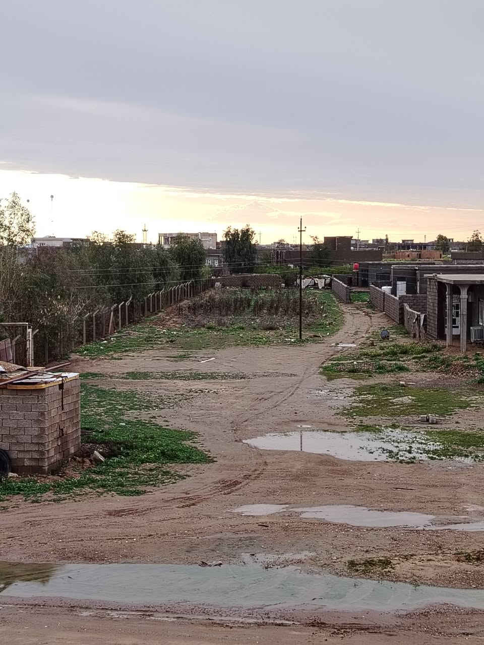 سلام عليكم كاع عقد زراعي موقعها كلش حلو قريب ع جسر بيها بناء وخدمات ١٠٠٠ م صادة ع بغداد مقابيل المجمعات.
سعرها مناسب للإستفسار الاتصال على الرقم *********** او ***********
