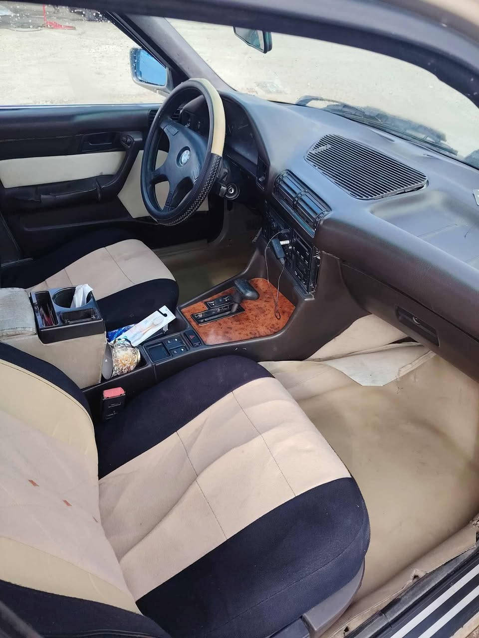 السلام عليكم شباب بي ام 520 اصلهة بيهة مكينة وكير 25 للبيع او المراوس السيارة حلوة ونضيفة صدرها الامامي تعبان وجاي تشتغل تك اليوم صارت عندي نوزلات يراد يتنضفن بس مجال ماعندي مكاني بغداد الكرخ 
السعر (42) وبي مجال للطيبين (***********
