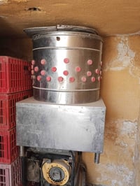 غراض محل دجاج هلسه مع مولده حجم 2 ونص مع صناديق 15  العنوان بغداد  الز...