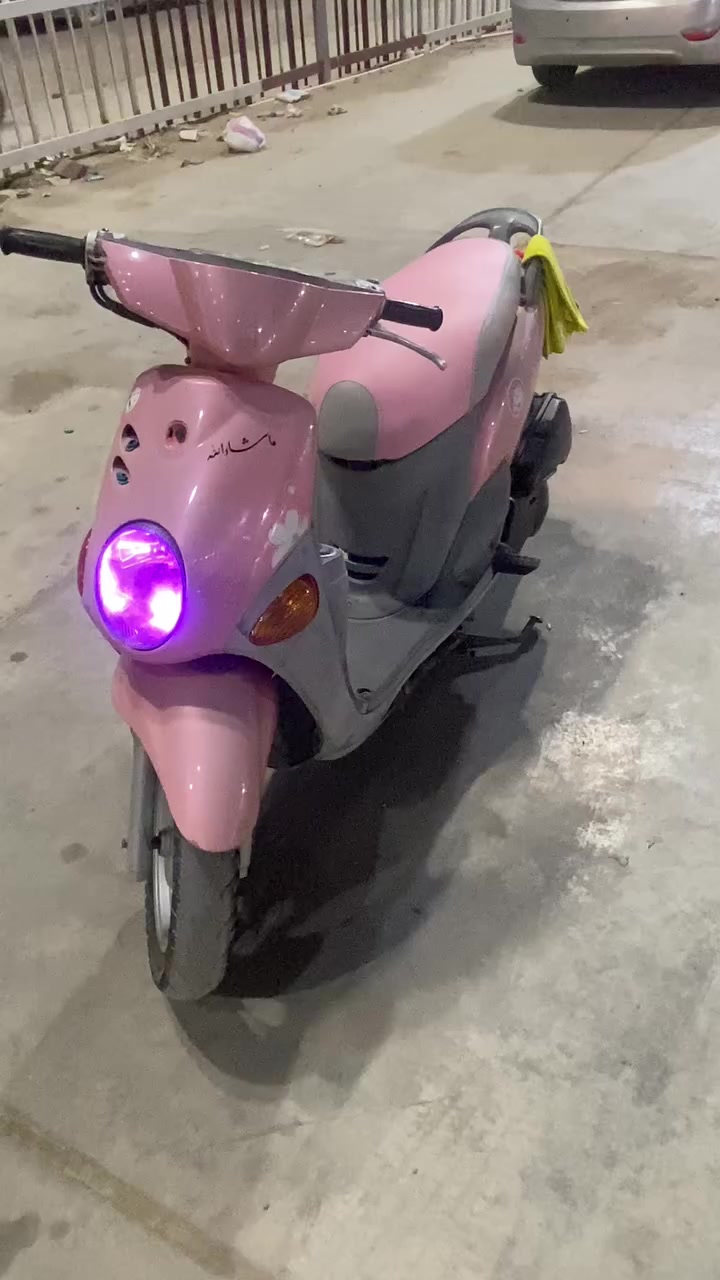 السلام عليكم فله شوفت عينكم الدراجه نضيفه صارلهه فتره من نزلت من معرض الحمداني البكريله الدراجه نقصه هاي التريشه الجوه وشخوط بل كفر والباقي شوفت عينكم السعر ٨٥٠وبيه مجال بسيط او مراوس ب عدله واخذ فرق العنوان بغداد مدينه الصدر ***********
