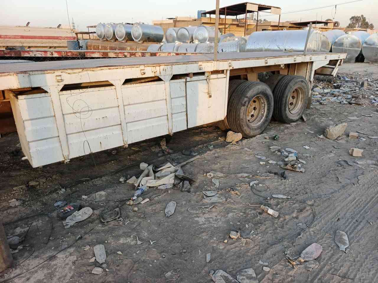 يالله سلام عليكم للبيع عربانة فلات شاصي الماني طول 12 30 دنكيرين 14 صيني مربع تايرات نص عمر وياهة جناب نص  مكاني بغداد شراي نتصل ***********
