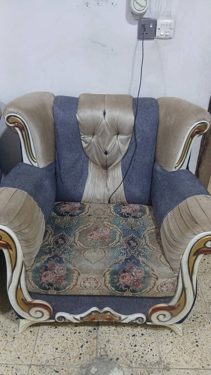 السلام عليكم عندي تخم ١٠ مقاعد نظافه شوفت عينك بصور مسويلك بيا فديو قيم واخذه 
مكان بغداد حي القاهره
***********
